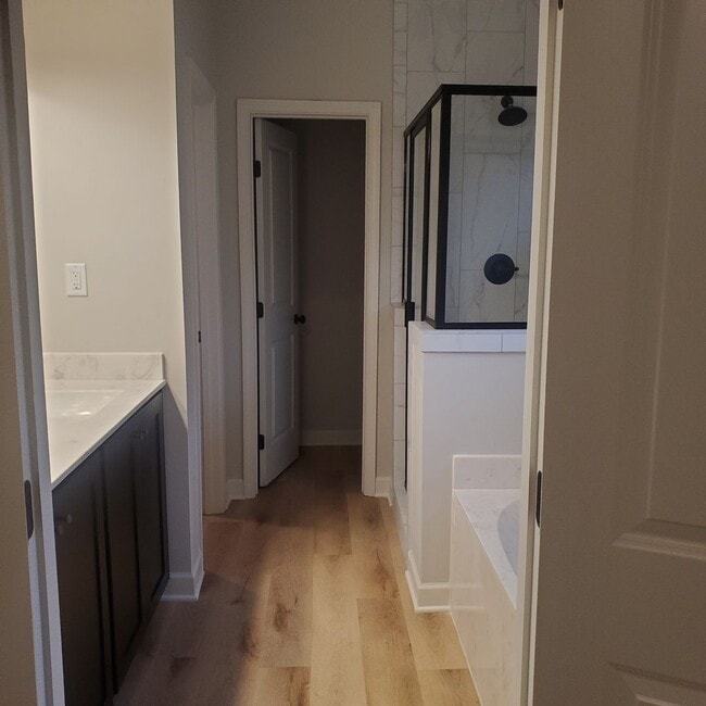 Building Photo - 6195 Clover Ct