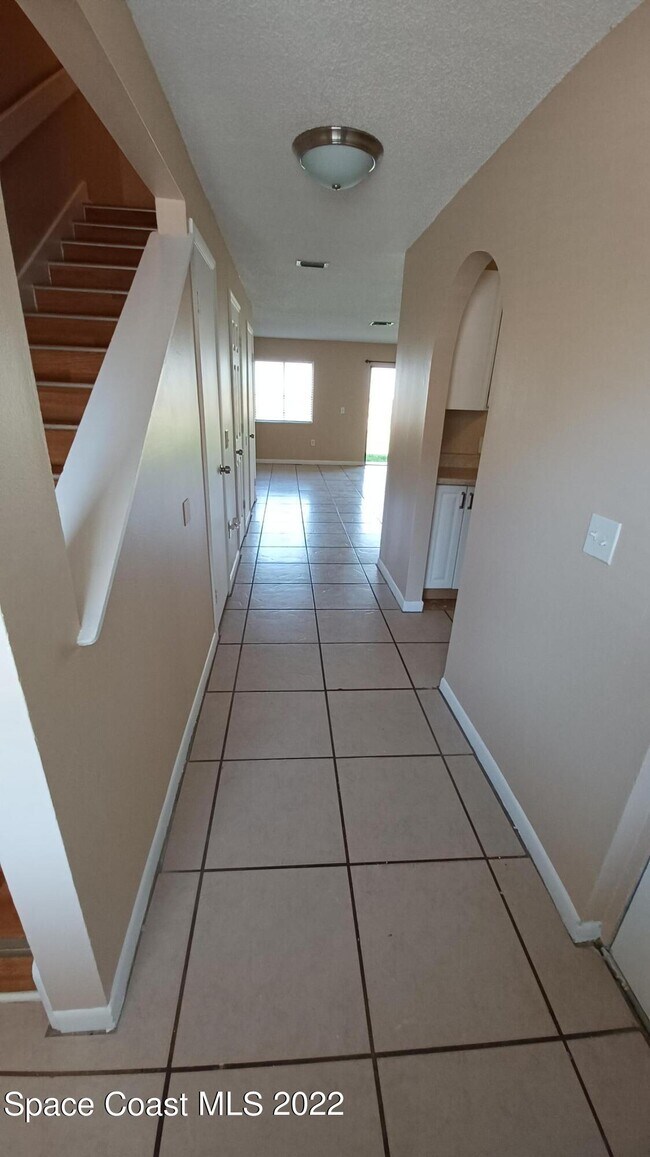 Building Photo - 174 San Juan Cir