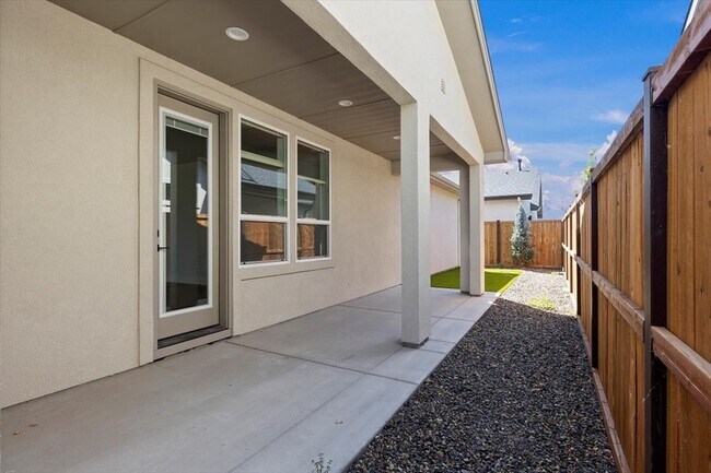 Building Photo - 8283 W Shams Ln