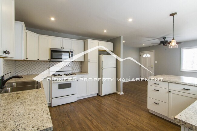 Building Photo - 41 S Osceola St