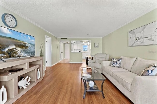 Building Photo - 4550 Cove Cir