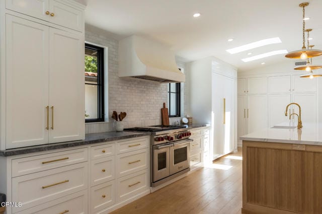 Building Photo - 4435 Encinas Dr