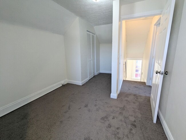 Building Photo - bot3705