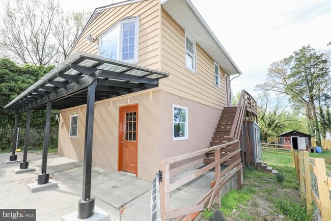 Building Photo - 103 Waelchli Ave