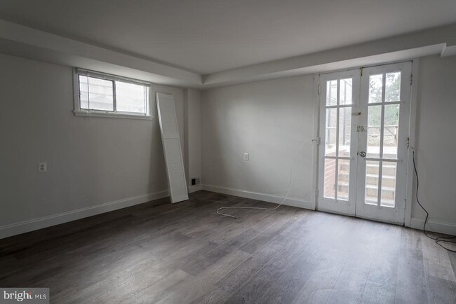 Building Photo - 301 I St SW