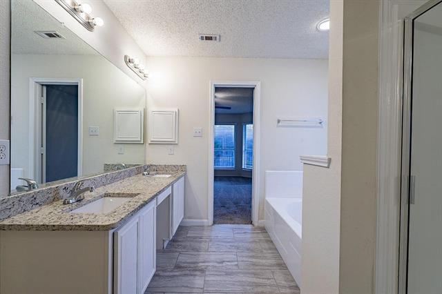 Building Photo - 1408 Belaire Dr