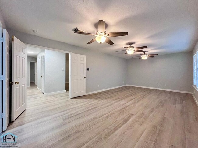 Building Photo - 4 - Bedroom 2.5 - Bath 2 Storey Home, The Epitome of Modern Living Combined with Timeless Charm!