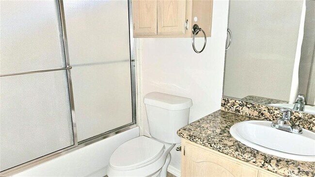 Building Photo - 14 Pebble Creek St