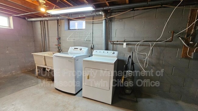 Building Photo - 1617 Flag Ave N