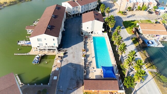 Building Photo - 401 Island Ave
