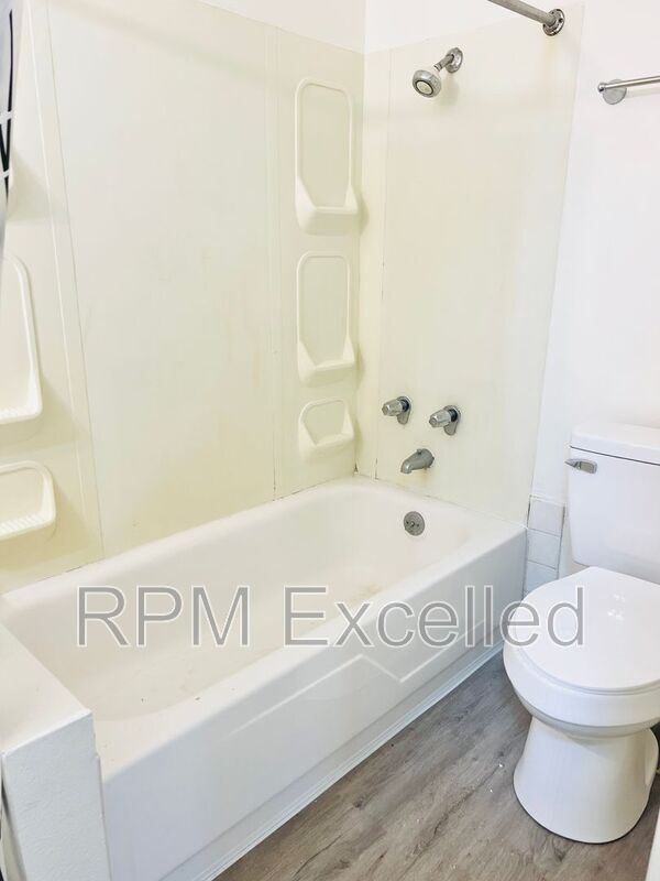 Building Photo - 2500 S 286th Pl