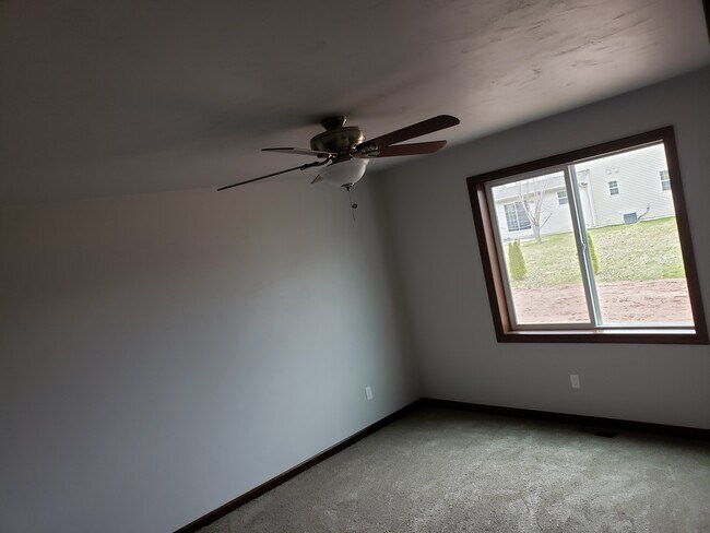 Building Photo - 1321 Moon Ridge Ct