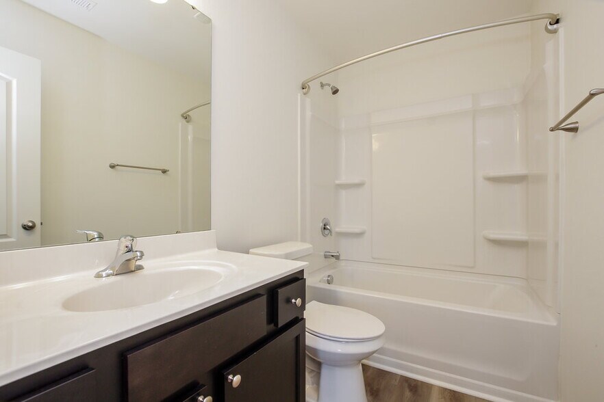 Building Photo - 2621 Meadow Crossing Dr