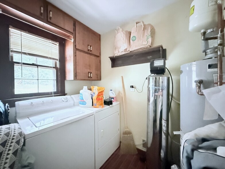 Laundry Room - 2950 Cloverhurst Dr