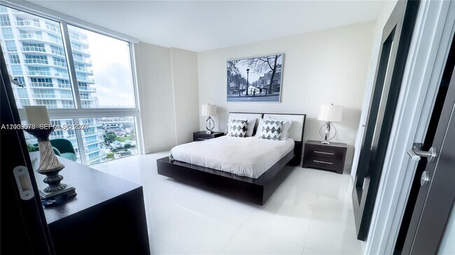 Building Photo - 200 Sunny Isles Blvd