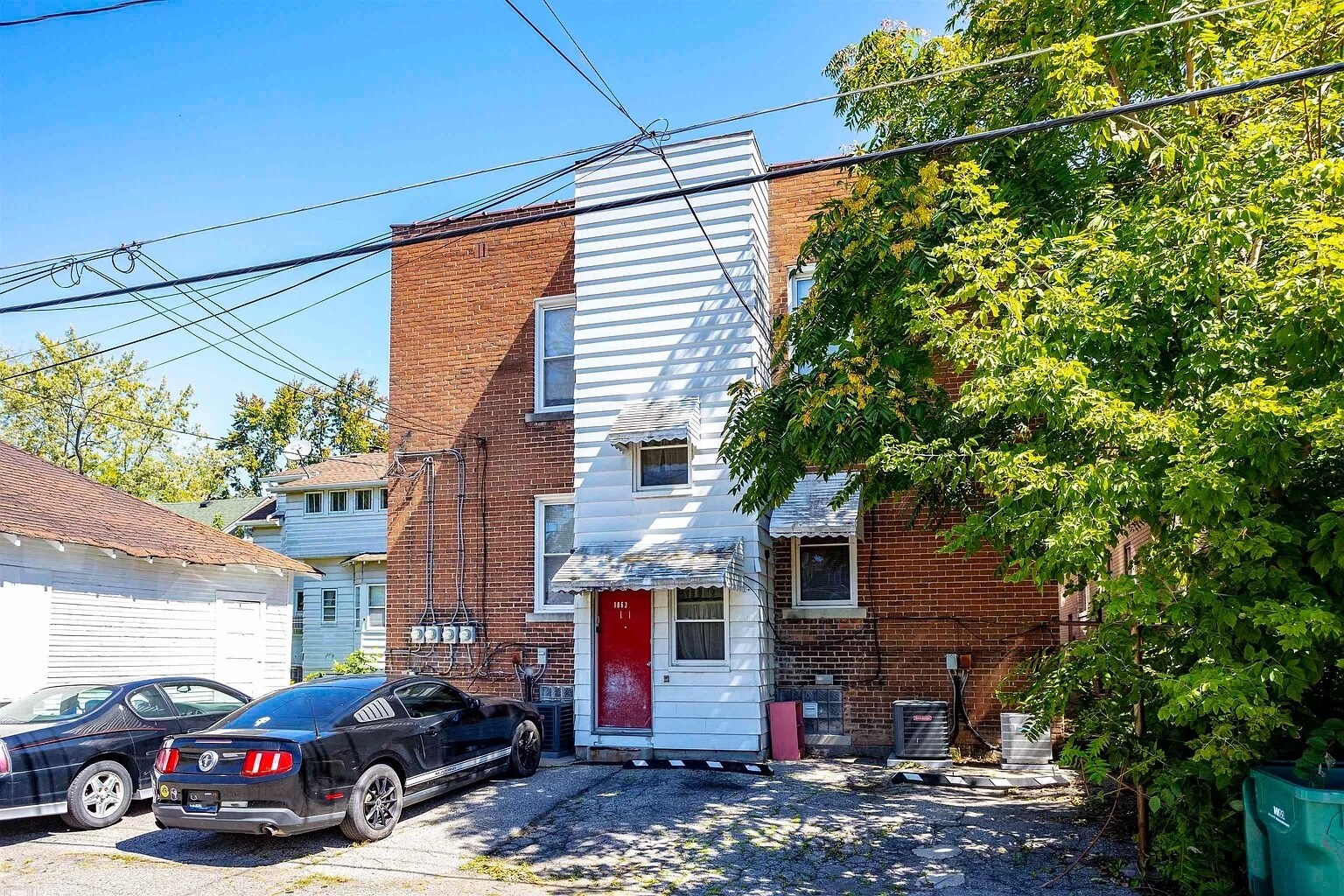 Building Photo - 1063 Beaconsfield Ave