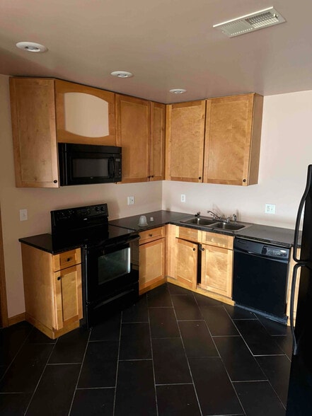 Primary Photo - 129 Washington Ave