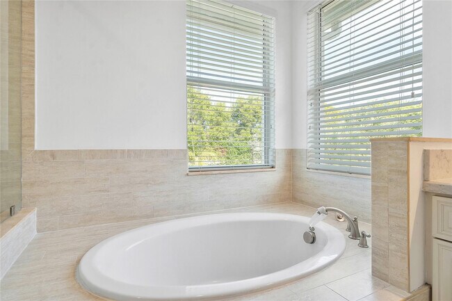 Building Photo - 12015 NW 83rd Pl