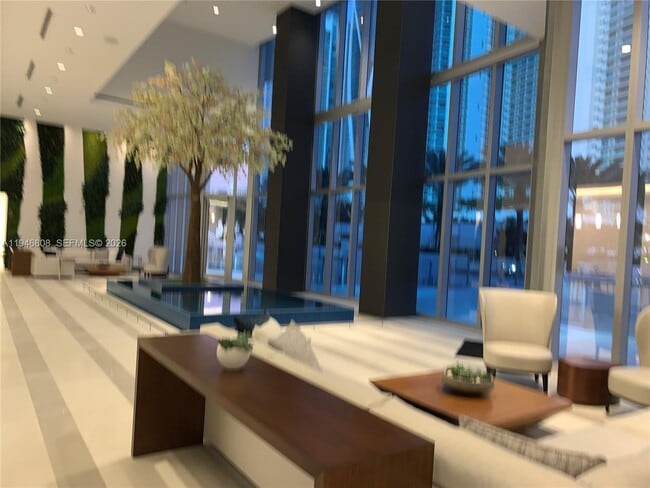 Building Photo - 851 NE 1st Ave