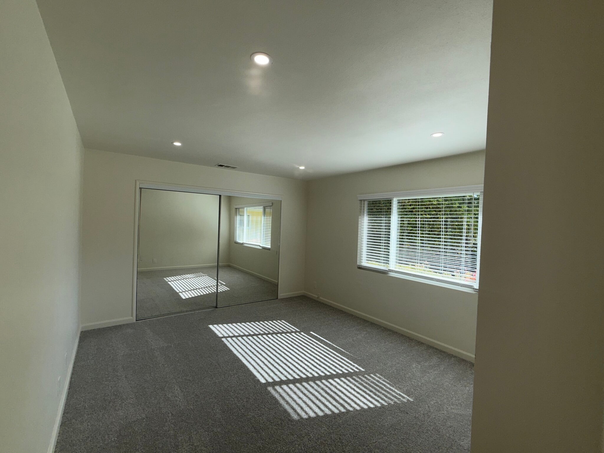 Building Photo - 486 Vaquero Ln