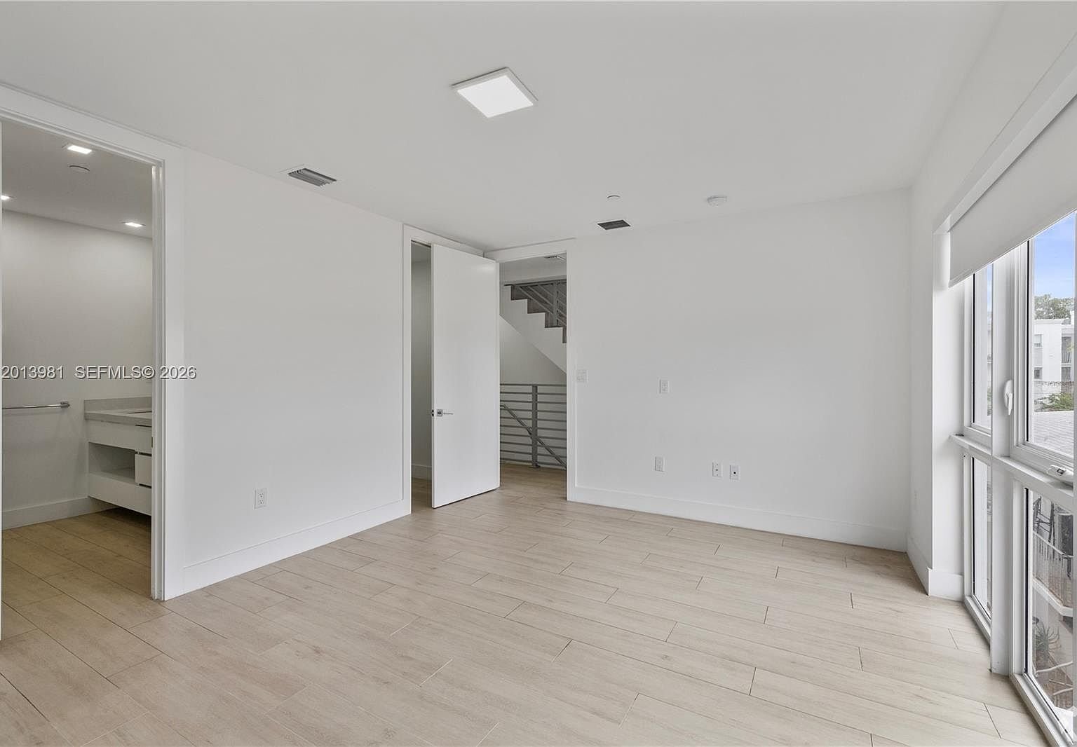 Building Photo - 434 SW 10th St