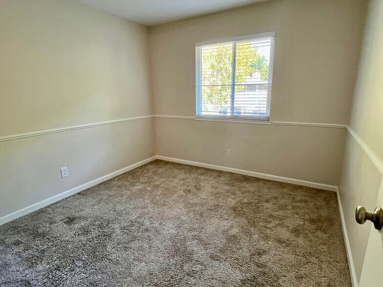 Bedroom 2 - 7520 Silvertree Ln