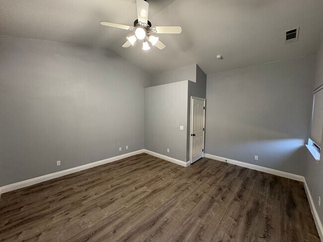 Building Photo - SE Visalia home coming soon!