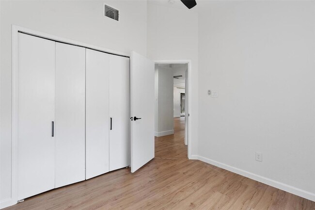 Building Photo - 2419 Ashley Way