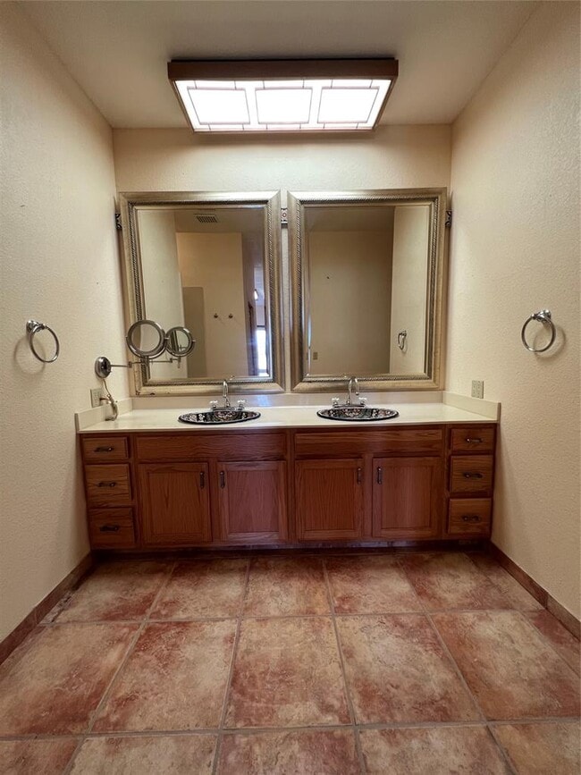 Building Photo - 333 Co Rd 497