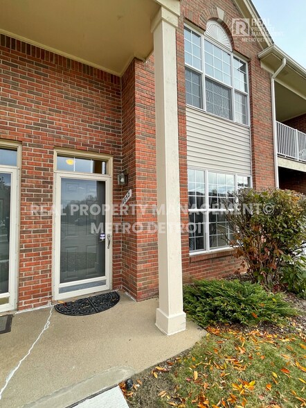 Building Photo - 1852 Flagstone Cir