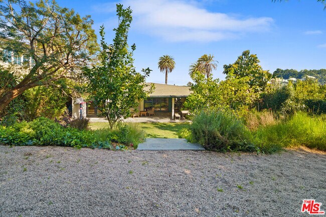 Building Photo - 3085 Motor Ave