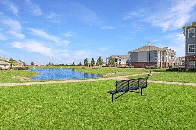 Building Photo - The Shores Apartments