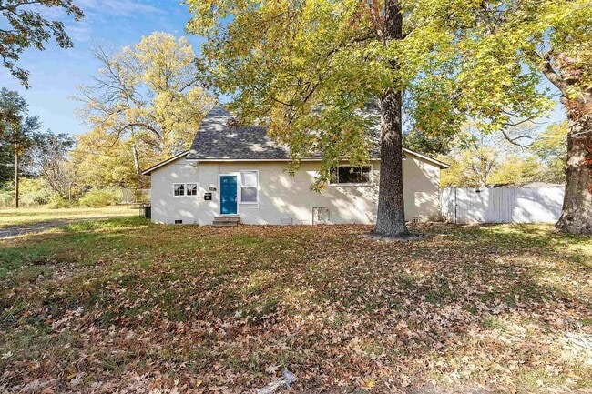 Building Photo - 3100 S Mulberry St