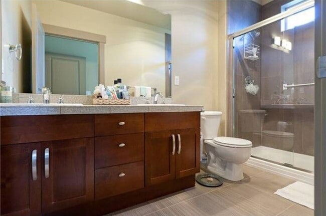 Building Photo - Welcome home to Starpointe at Issaquah Highlands