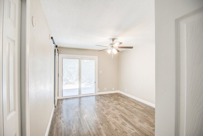 Building Photo - Beautifully remodeled corner 4/2 with pool...
