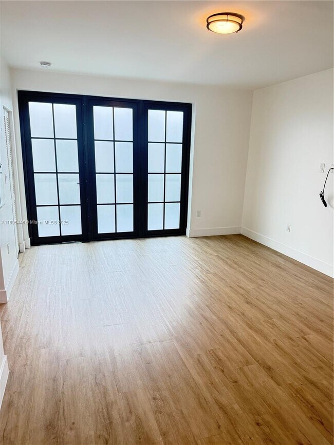 Building Photo - 4100 SW 64th Ave