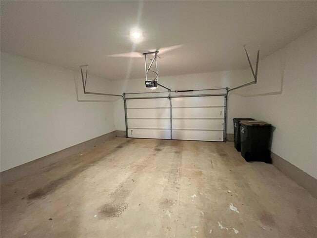 Building Photo - 2725 Woodall Dr