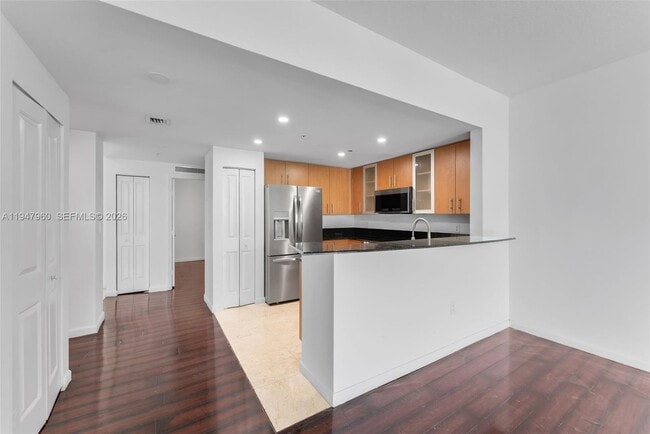 Building Photo - 7914 Harbor Island Dr