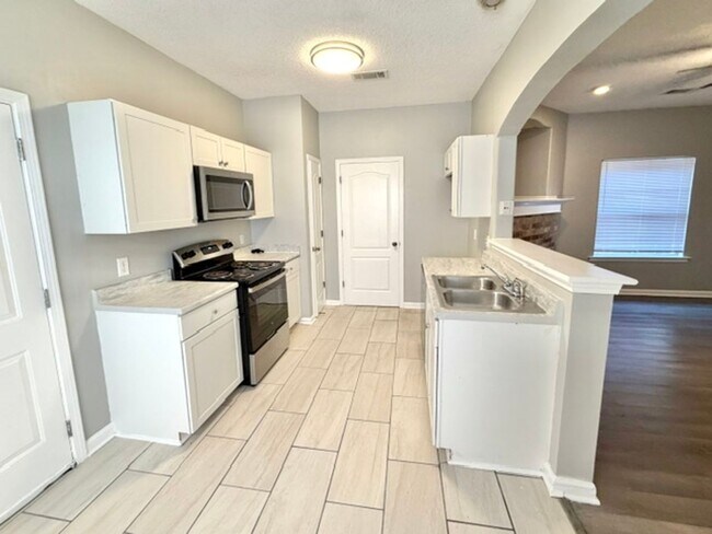 Building Photo - 10236 Sterling Ridge Dr