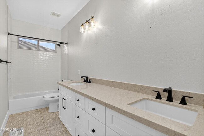 Building Photo - 10587 E Sheena Dr