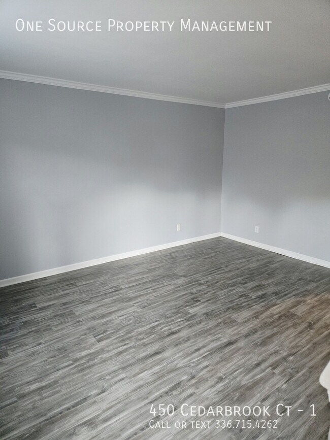 Building Photo - 450 Cedarbrook Ct