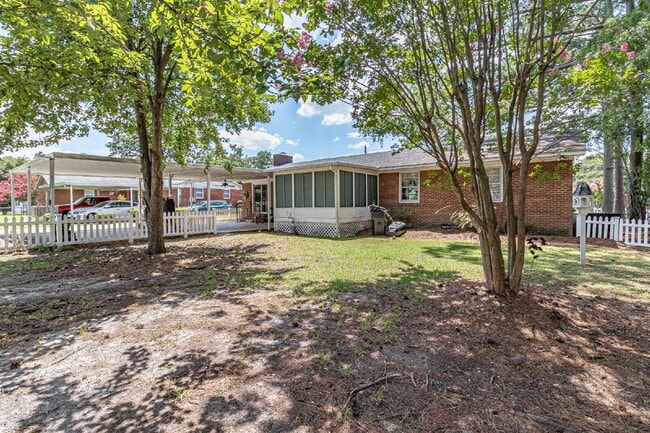 Building Photo - SPACIOUS Brick Home in Goldsboro (Wayne Memorial Drive area)