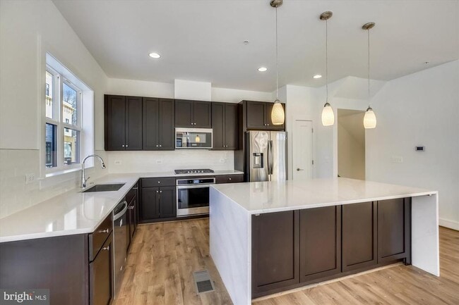 Building Photo - 3234 Royal Fern Pl