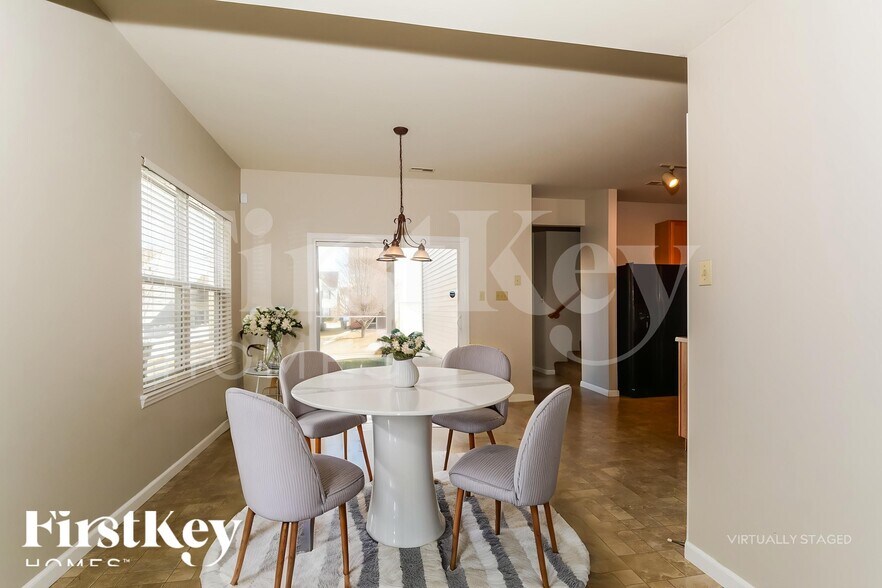 Building Photo - 1012 Glengarry Dr