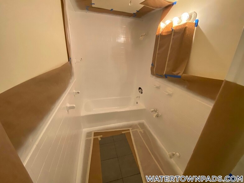 Building Photo - 16 Whites Ave