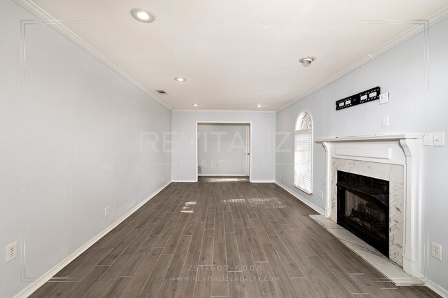 Building Photo - Immaculate 3BR / 2BA Home in Carriage Hills