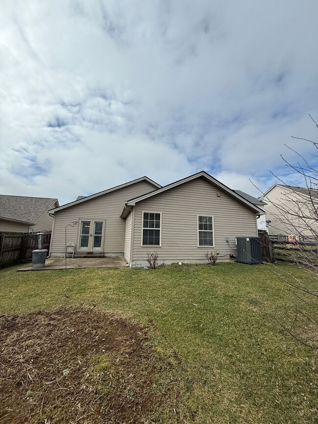 Building Photo - Charming 3-bedroom, 2-bathroom home located in the vibrant city of Lexington