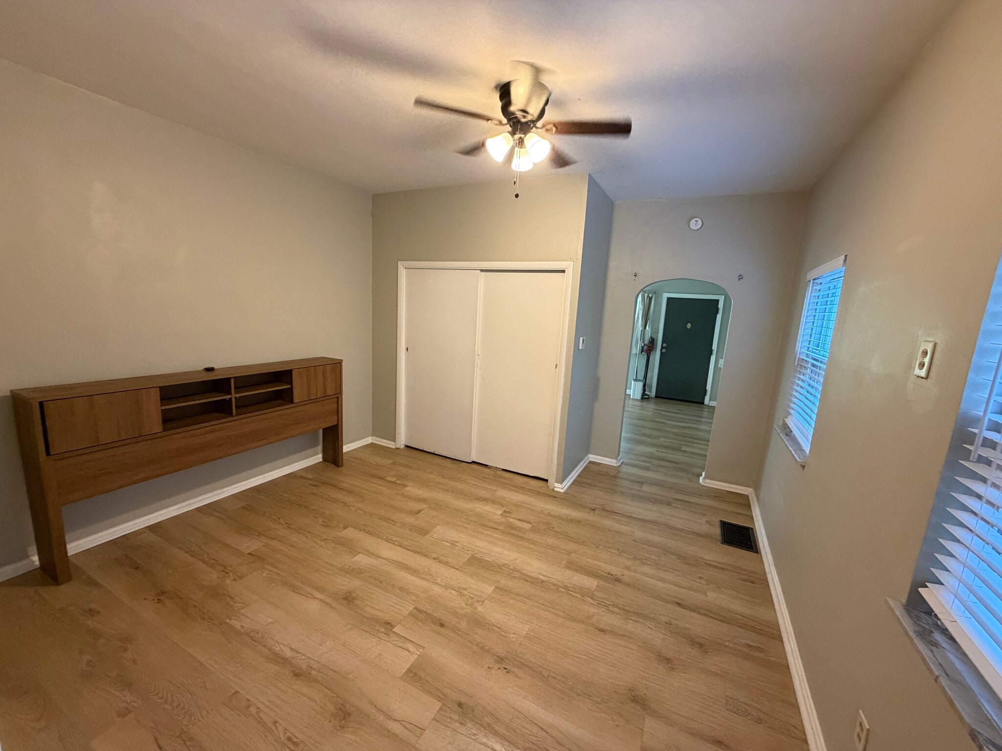 Building Photo - 5331 Arsenal St