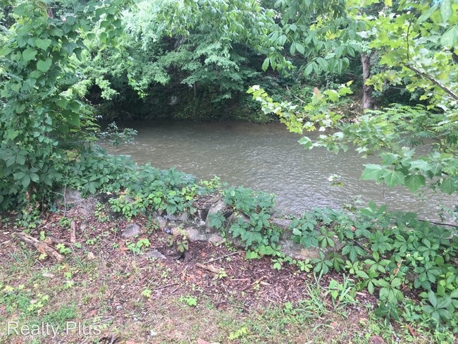 Building Photo - 129 Old Mill Ave