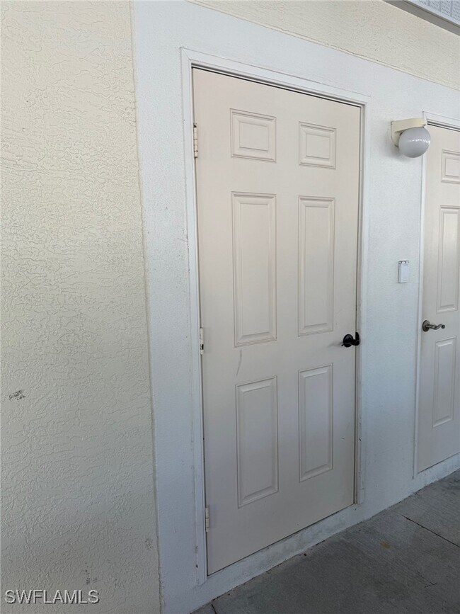 Building Photo - 10135 Colonial Country Club Blvd